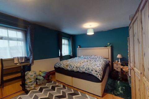 24 Cleveland Close, Dover, CT16 2BB