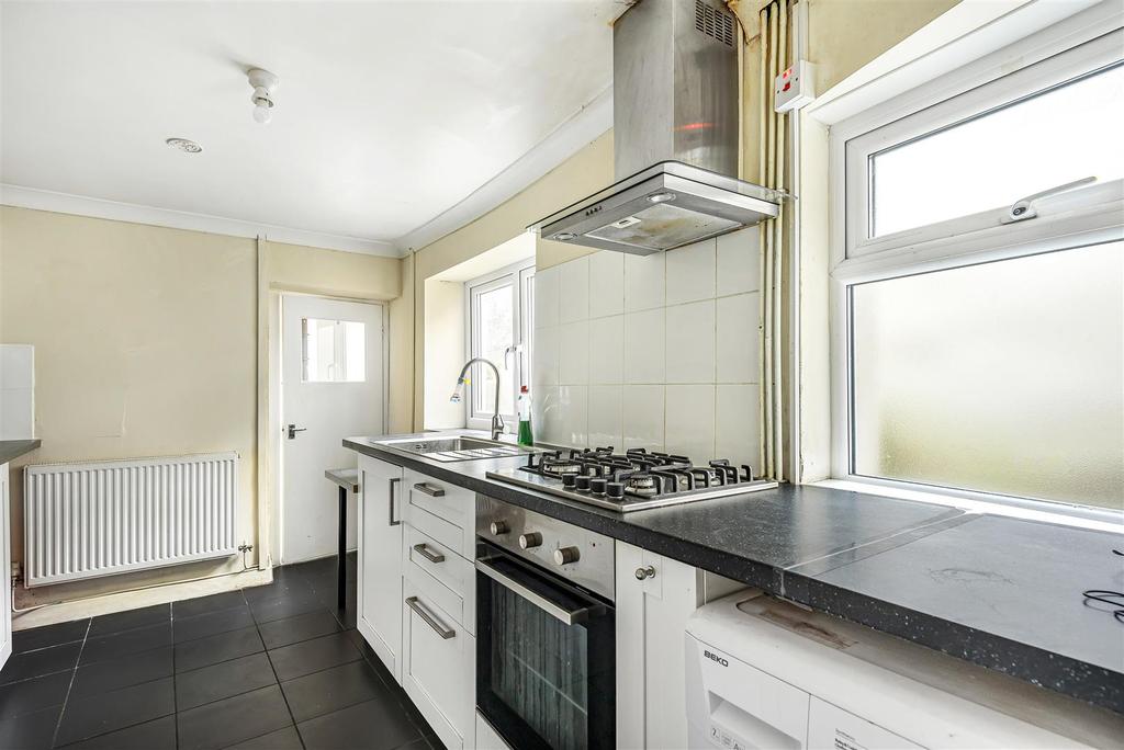 Western Street, Swansea 2 bed terraced house £165,000