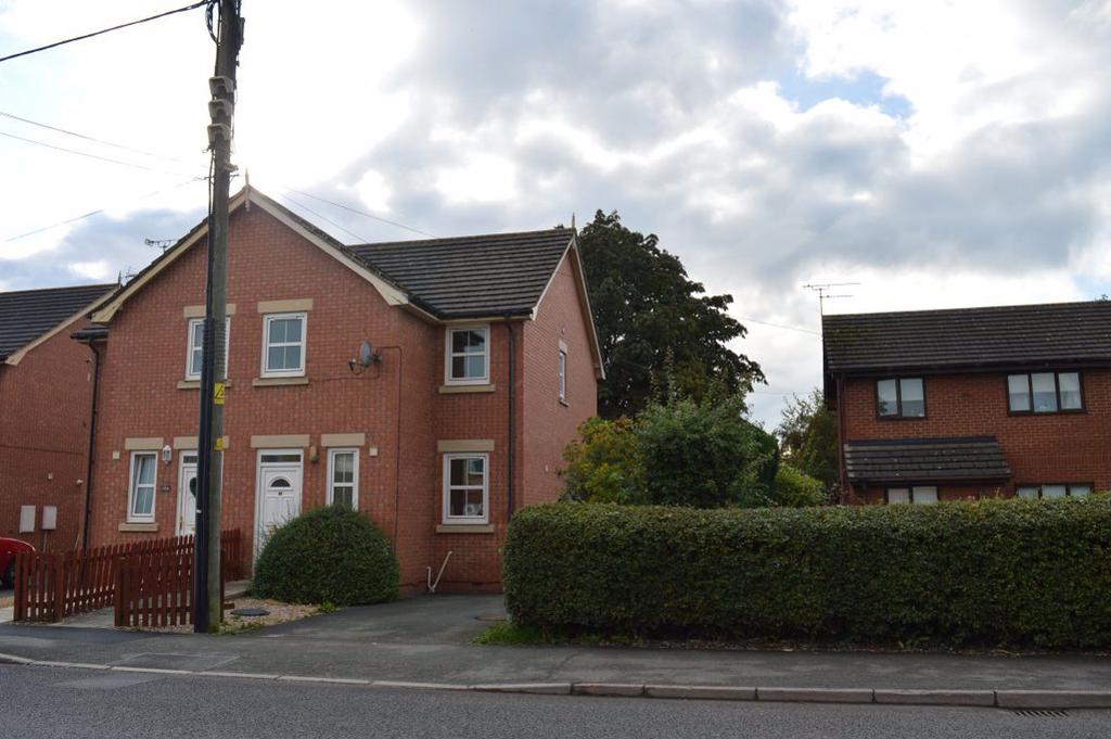 Mablins Lane, Crewe 3 bed semidetached house £725 pcm (£167 pw)