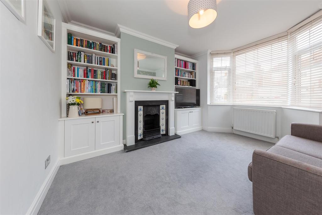 The Retreat, Dunstable, Bedfordshire 3 bed semidetached house £415,000
