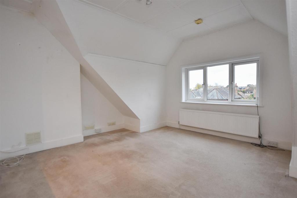 Springfield Road, St. LeonardsOnSea 2 bed flat £160,000