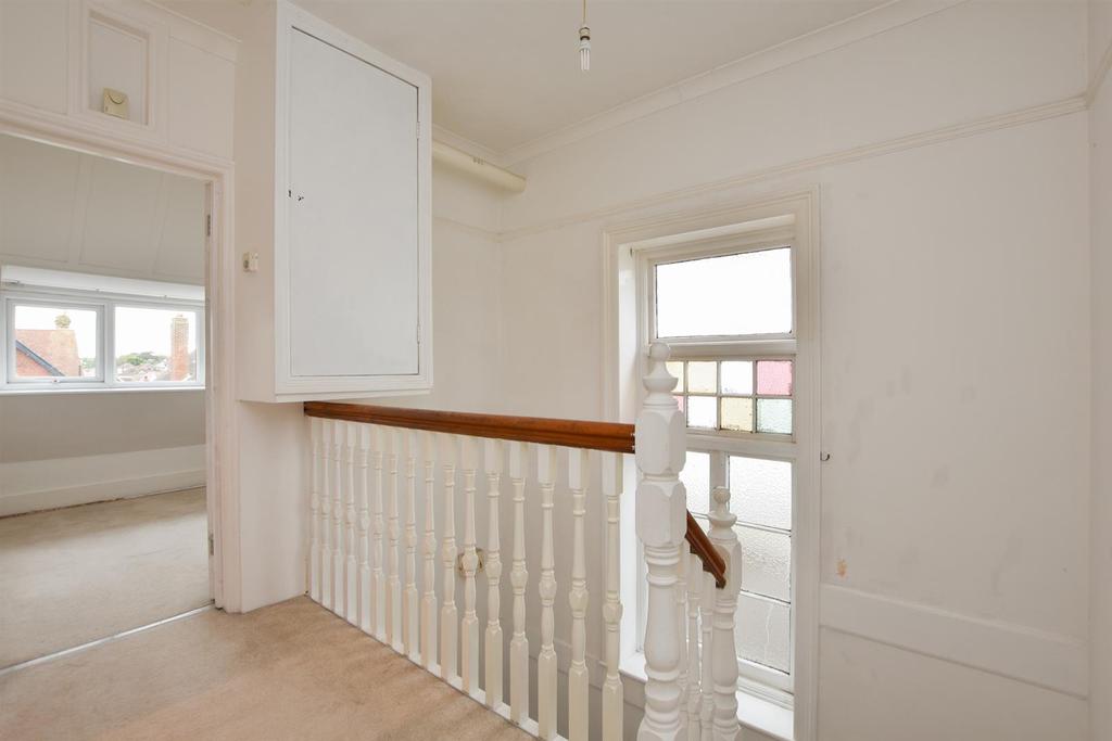 Springfield Road, St. LeonardsOnSea 2 bed flat £160,000