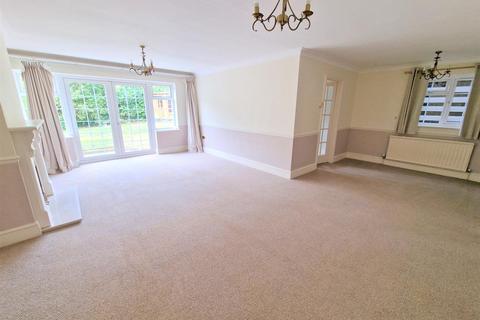 4 bedroom detached house to rent, Hopkirk Close, Danbury