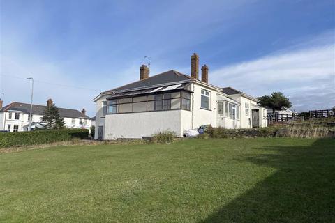 3 bedroom detached bungalow for sale - The Parade, The Knap, Barry