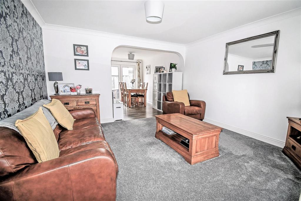 Paxdale, Sutton Park, HULL 3 bed semidetached house £165,000