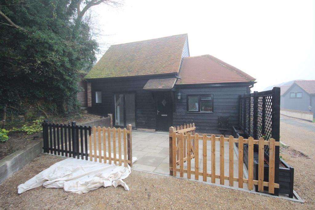 1 Bedroom Great Burstead 1 bed house £995 pcm (£230 pw)