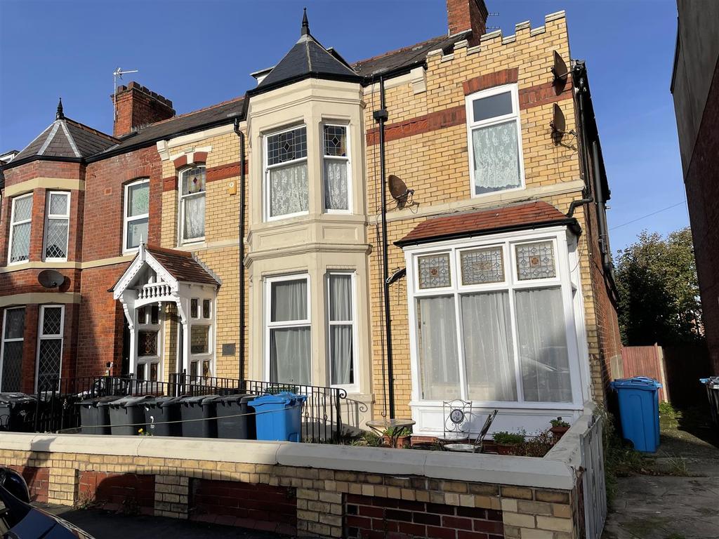 St. Andrews Road South, Lytham St Annes 2 bed flat £84,995