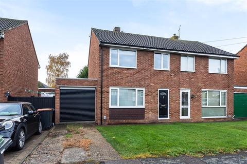 14 Bridle Drive, Clapham, Bedford, MK41 6BB