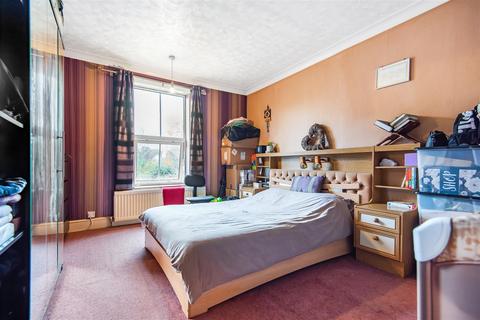 101 Bromham Road, Bedford, MK40 4BS