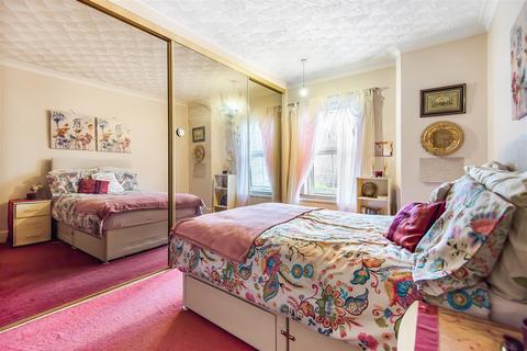 101 Bromham Road, Bedford, MK40 4BS
