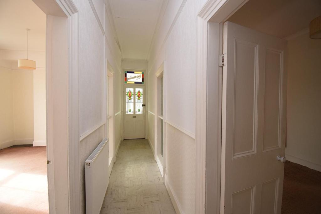Entrance Hallway.JPG