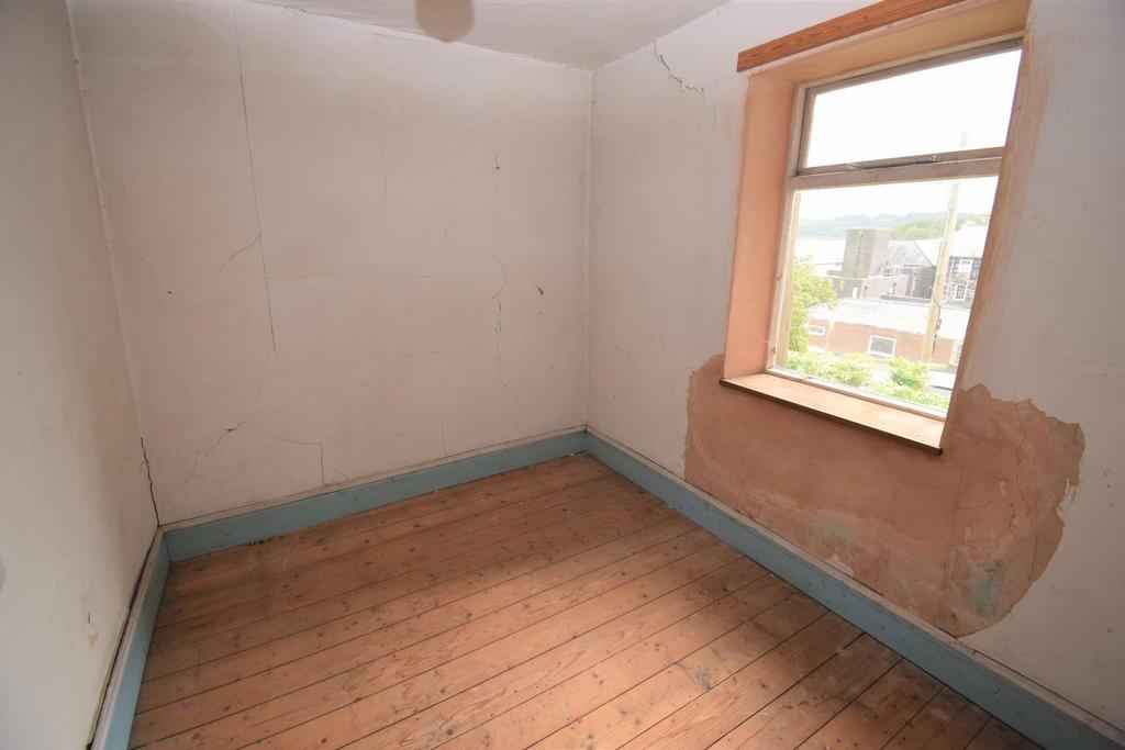 Bed 4.jpg