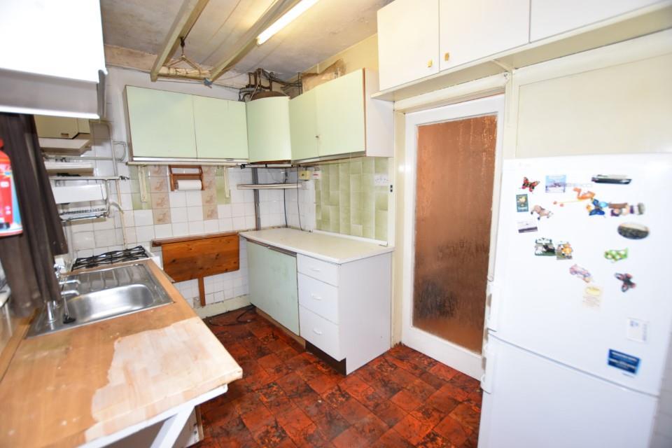 Kitchen (2) (Custom).JPG