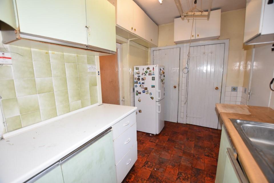 Kitchen (3) (Custom).JPG