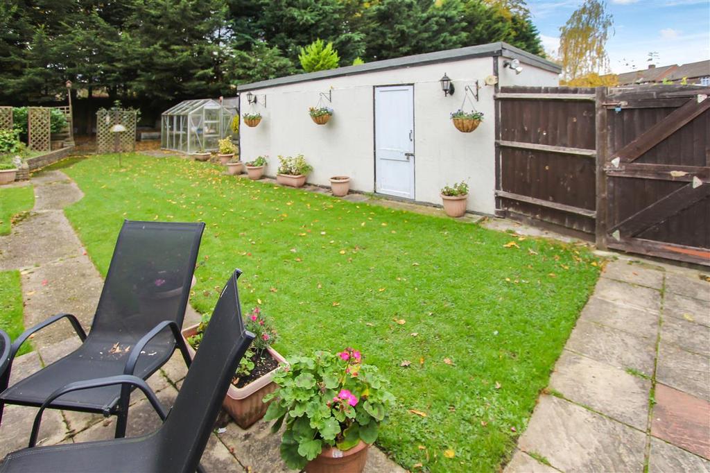 Woodland Avenue, Hutton, Brentwood 2 bed bungalow £500,000