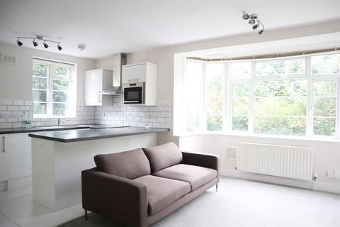 2 Manor Vale, Brentford, TW8 9JP