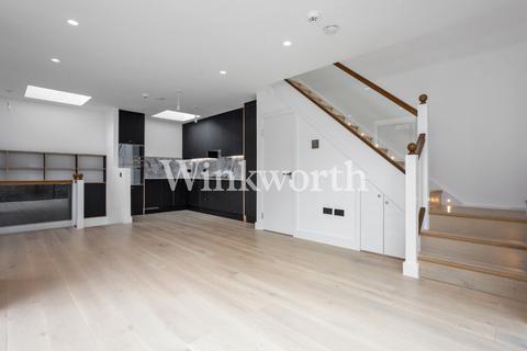 1b Keston Road, London, N17 6PJ