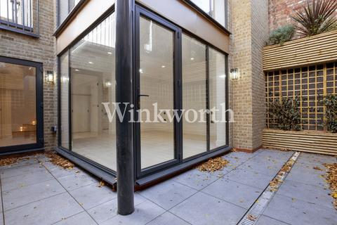 1b Keston Road, London, N17 6PJ