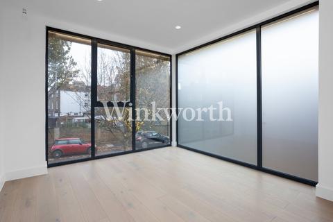 1b Keston Road, London, N17 6PJ
