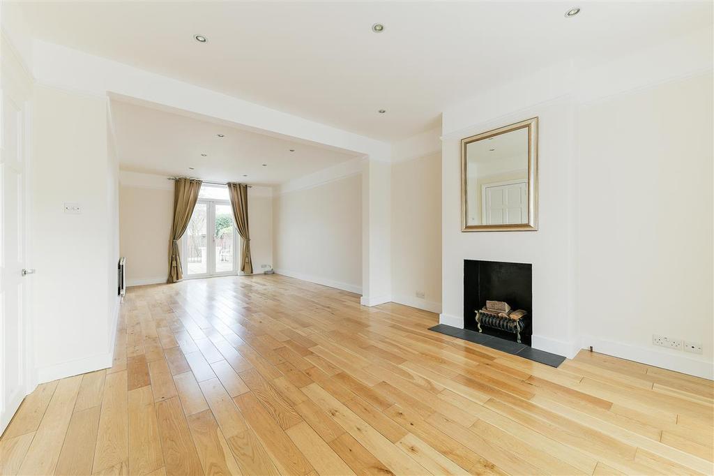 Dorset Road, Merton Park, London 3 bed detached house £3,250 pcm (£