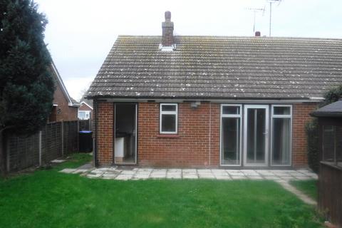 2 bedroom bungalow to rent, Maxine Gardens, St. Peters, CT10