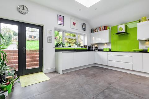 8 Copse Road, Cobham, KT11 2TN