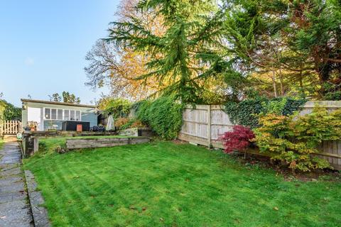 8 Copse Road, Cobham, KT11 2TN