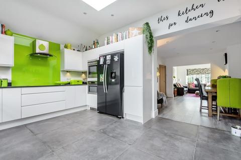 8 Copse Road, Cobham, KT11 2TN