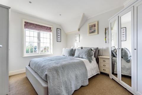 8 Copse Road, Cobham, KT11 2TN
