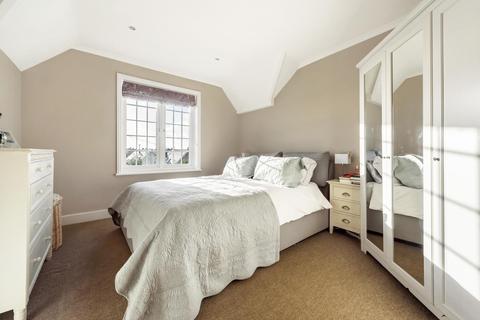 8 Copse Road, Cobham, KT11 2TN