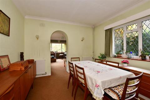 12 Ruden Way, Epsom, KT17 3LN