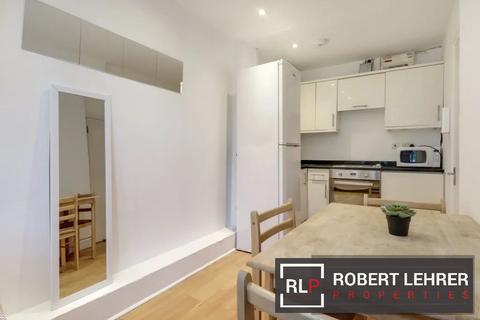 3 bedroom flat to rent, Holloway Road, Archway, N7