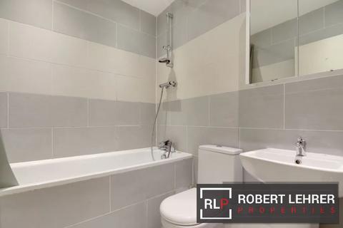 3 bedroom flat to rent, Holloway Road, Archway, N7