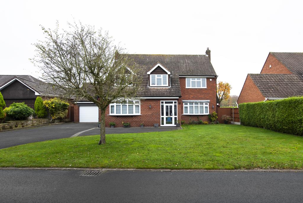 Royston Chase, Little Aston 4 bed detached house £1,250,000