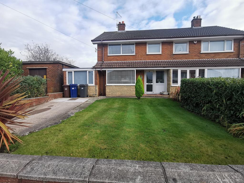 Canberra Road, Leyland PR25 4 bed semidetached house £220,000