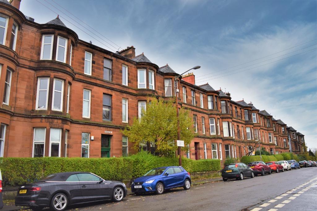 Fergus Drive, Flat 2/1, North Kelvinside, Glasgow, G20 6AQ 1 bed flat