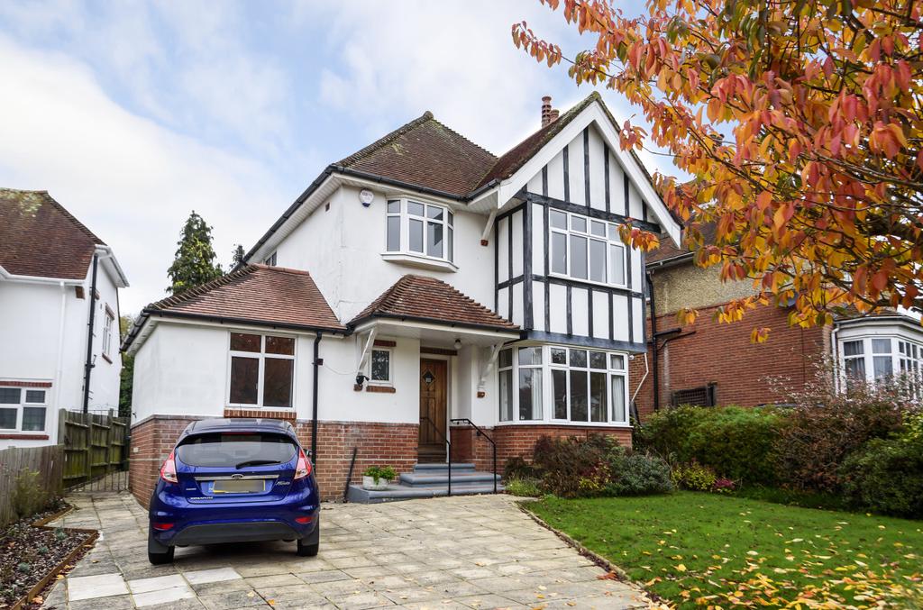 Chetwynd Drive, Bassett, Southampton, Hampshire, SO16 3 bed detached