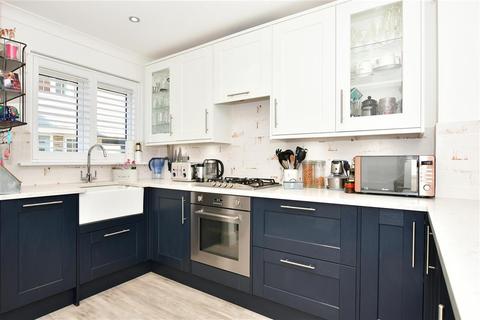 2 Park Side, Epping, CM16 6SS