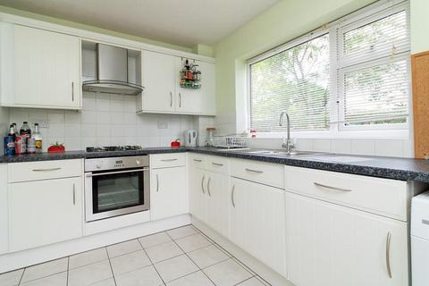 4 bedroom semi-detached house to rent, Whitehall Road, Canterbury