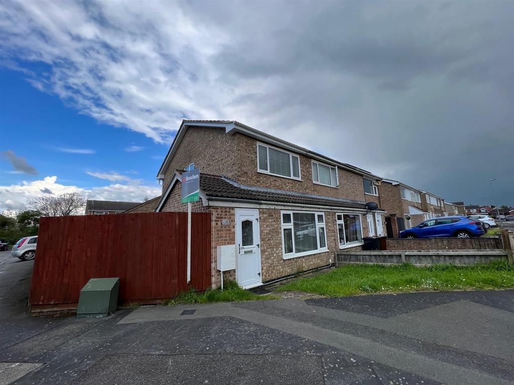 REDBROOK CRESCENT, MELTON MOWBRAY 2 bed semidetached house £795 pcm