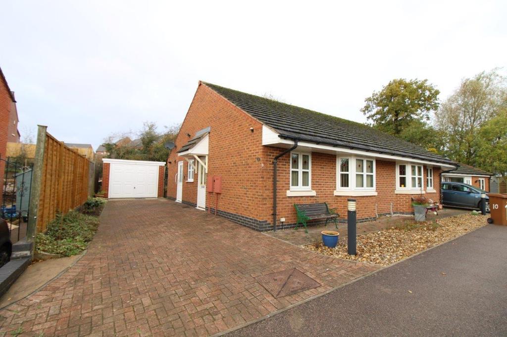 Southwell Close, Melton Mowbray 2 bed semidetached bungalow £795 pcm