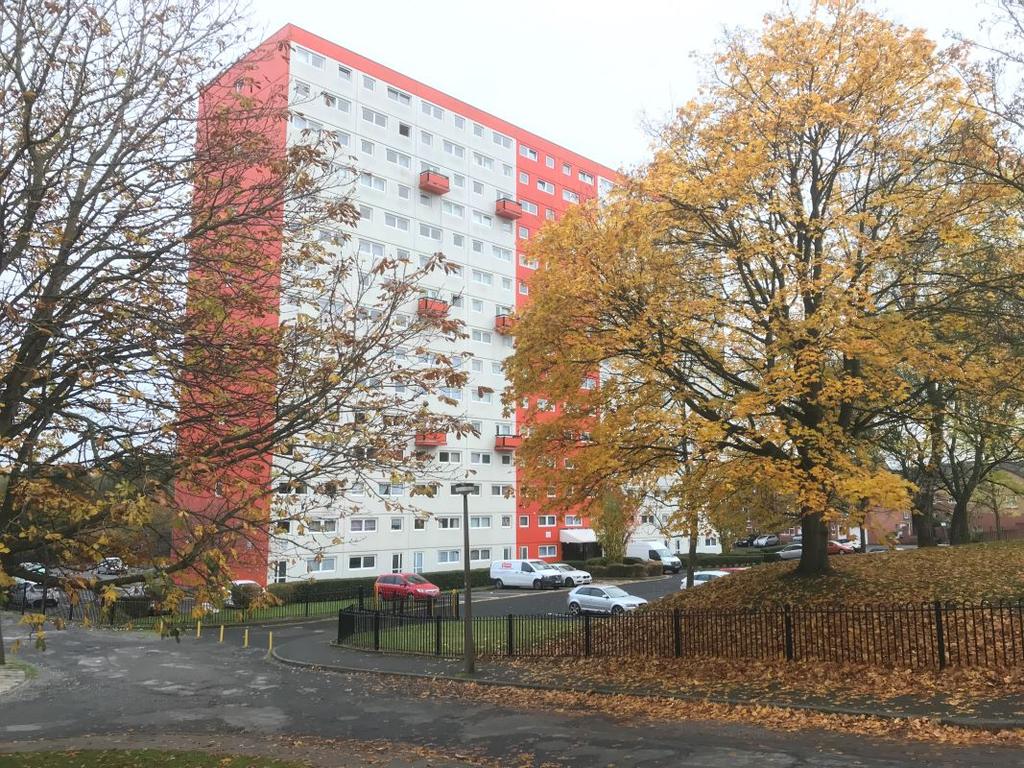 Flat 58 Camberley, Beaconview Road... 2 bed apartment £39,000