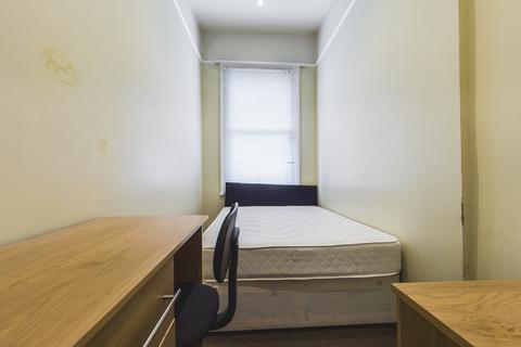 4 bedroom maisonette to rent - Brunswick Place, Hove BN3
