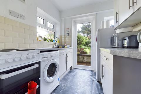 4 bedroom semi-detached house to rent - Lower Bevendean Avenue, Brighton BN2