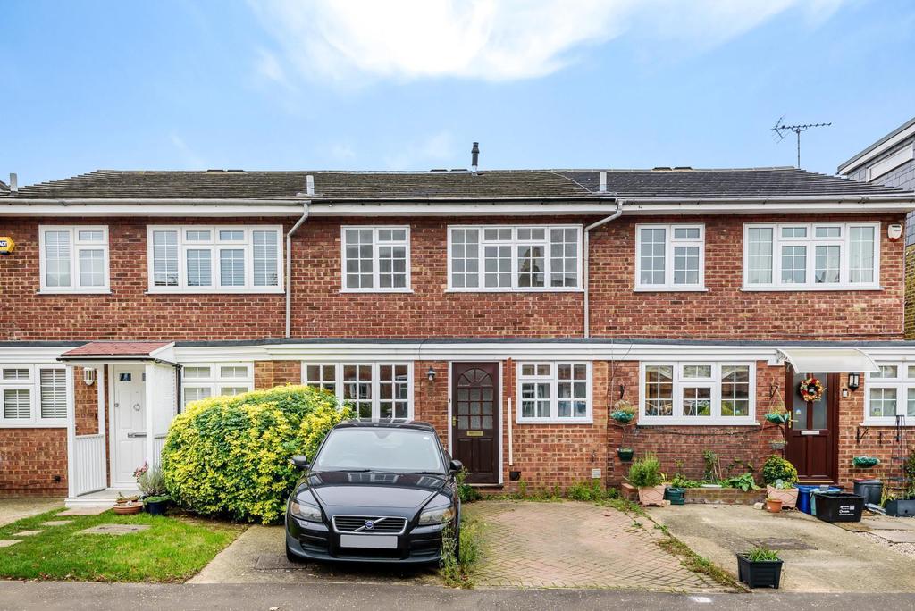 Sunnyside Road, Teddington, TW11 3 bed terraced house £675,000