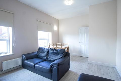 3 bedroom apartment to rent - Clarendon Road, Leeds, West Yorkshire, LS2