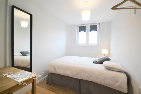 4 bedroom flat to rent - Hanbury Street, E1