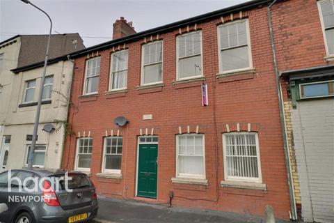 2 bedroom flat to rent, Watch House Parade, Newport