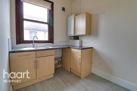 2 bedroom flat to rent, Watch House Parade, Newport