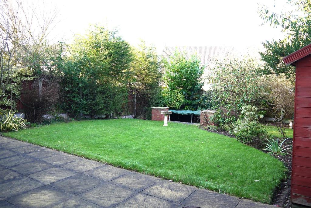 Rose Hill, Castlefields, Stafford 4 bed detached house £245,000